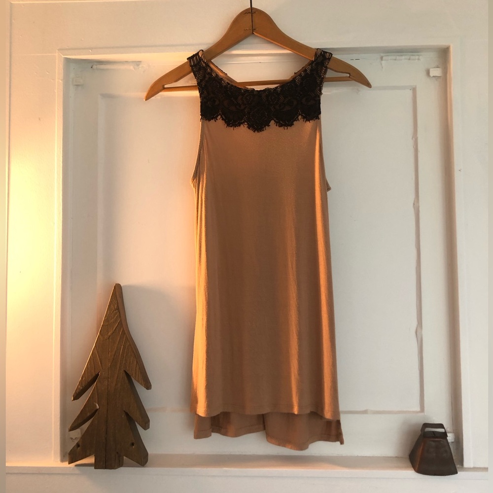 Express tan & black small sleeveless top w/ lace overlay - 26-28” long 32” chest